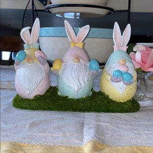 Gnomes 3 Egg🐰shaped Gnomes holding Easter 🥚 s